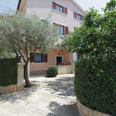 Guest House Ljubica Medulin Bagian luar foto
