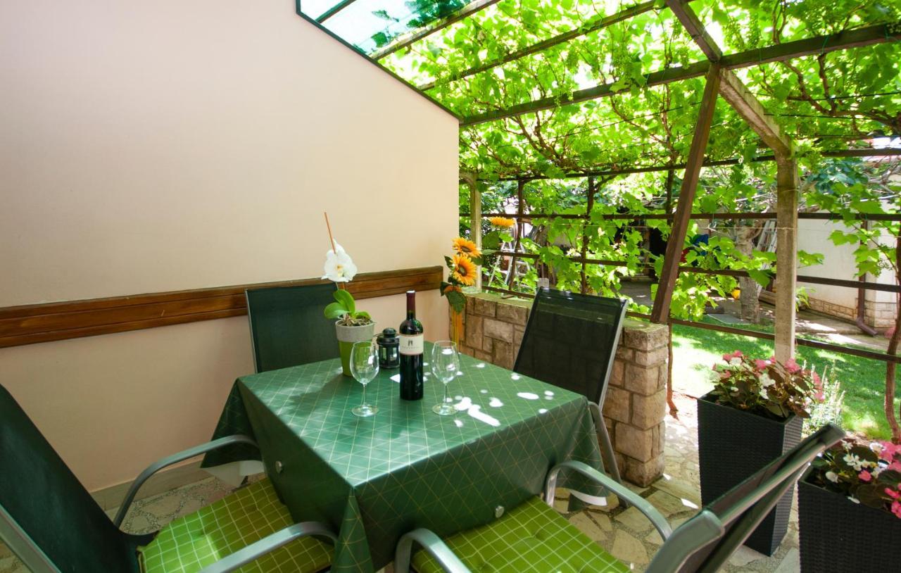 Guest House Ljubica Medulin Bagian luar foto