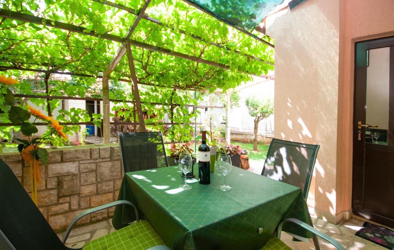 Guest House Ljubica Medulin Bagian luar foto