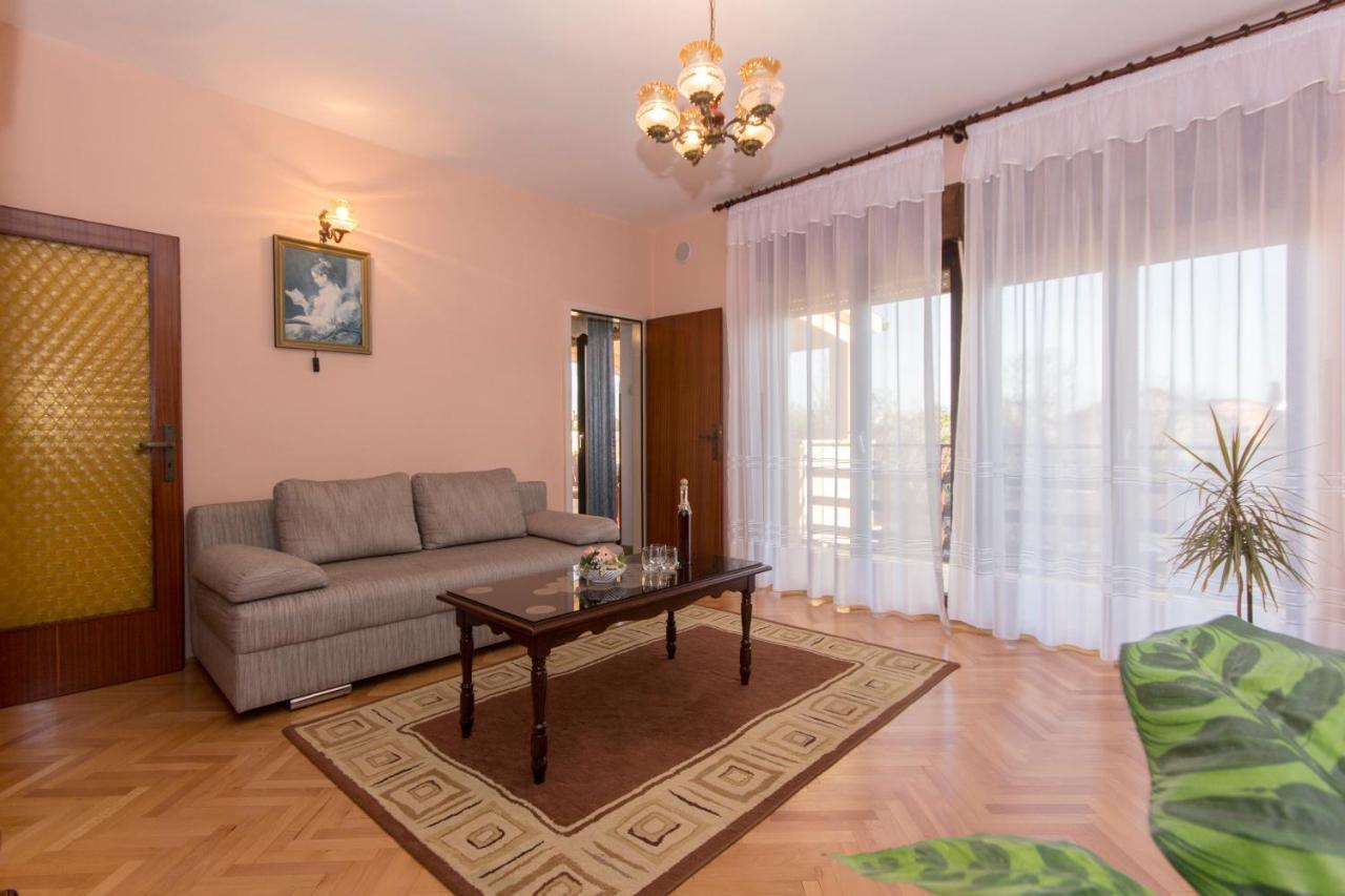 Guest House Ljubica Medulin Bagian luar foto