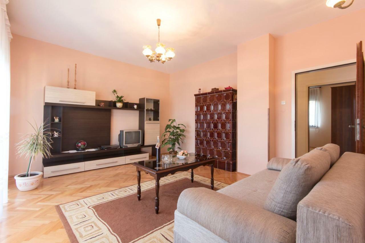 Guest House Ljubica Medulin Bagian luar foto