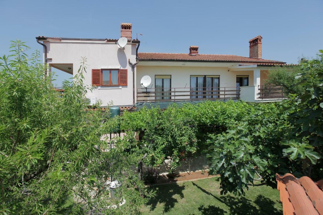 Guest House Ljubica Medulin Bagian luar foto