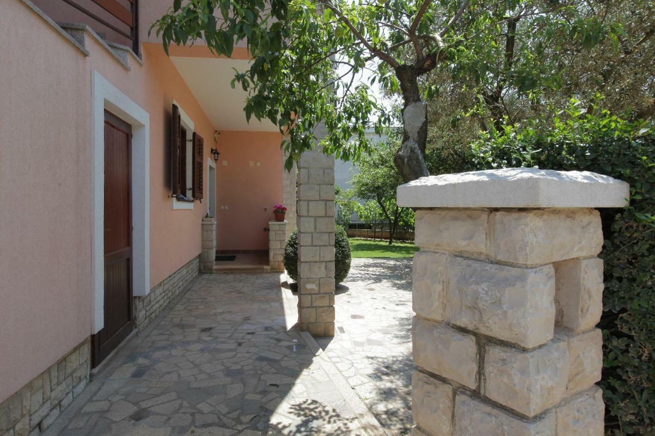 Guest House Ljubica Medulin Bagian luar foto