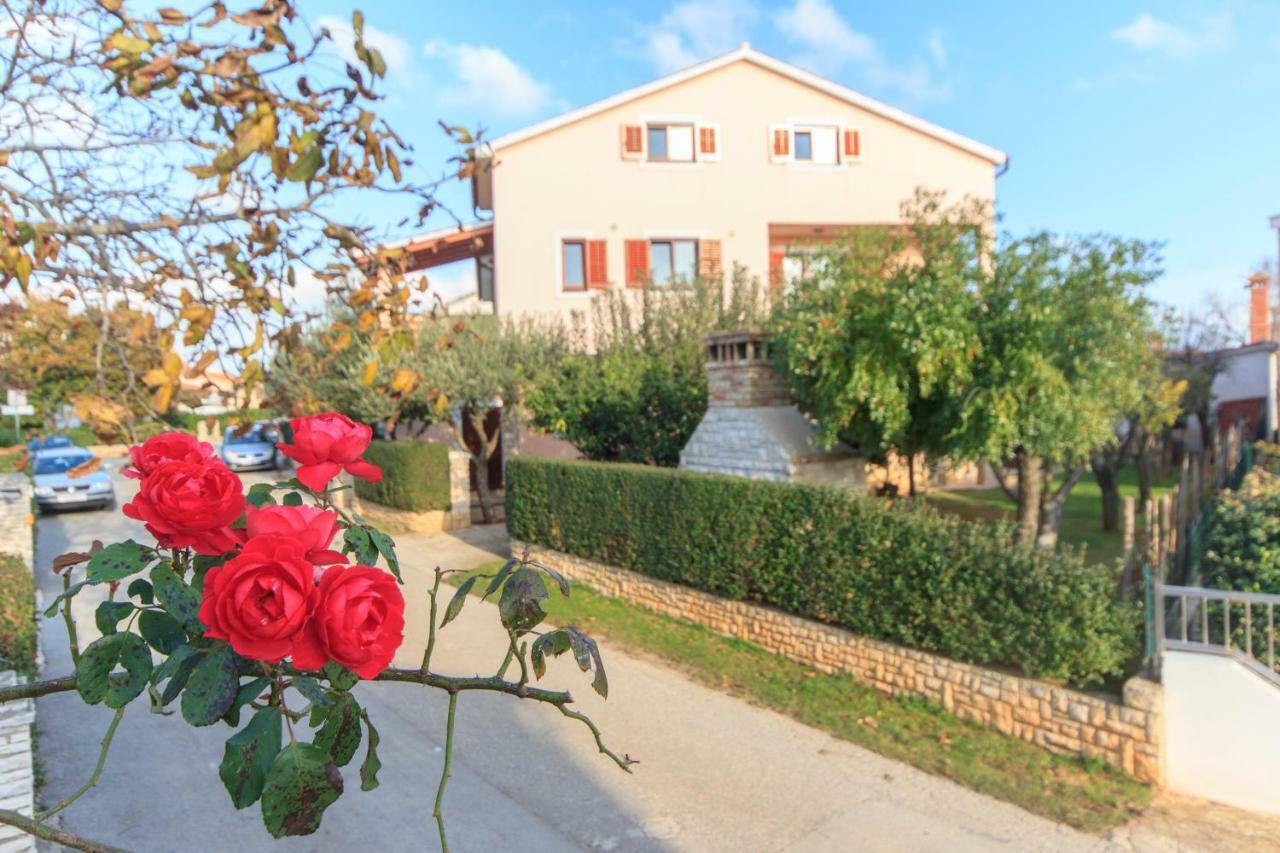 Guest House Ljubica Medulin Bagian luar foto